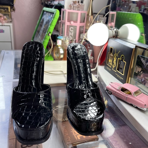 Forever 21 Heels - Picture 6 of 10